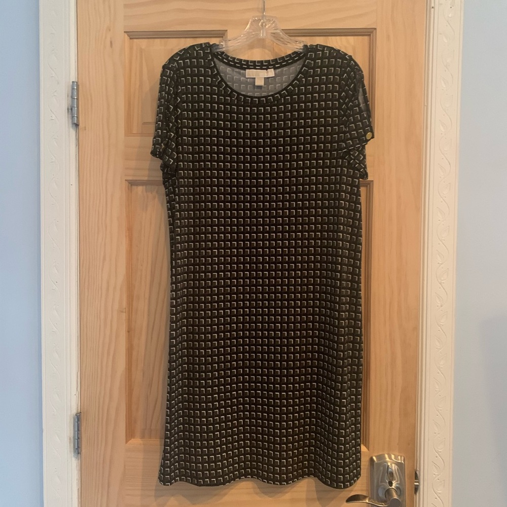 Michael Kors dress size large NWOT, polyester spandex, gold button snap sleeves